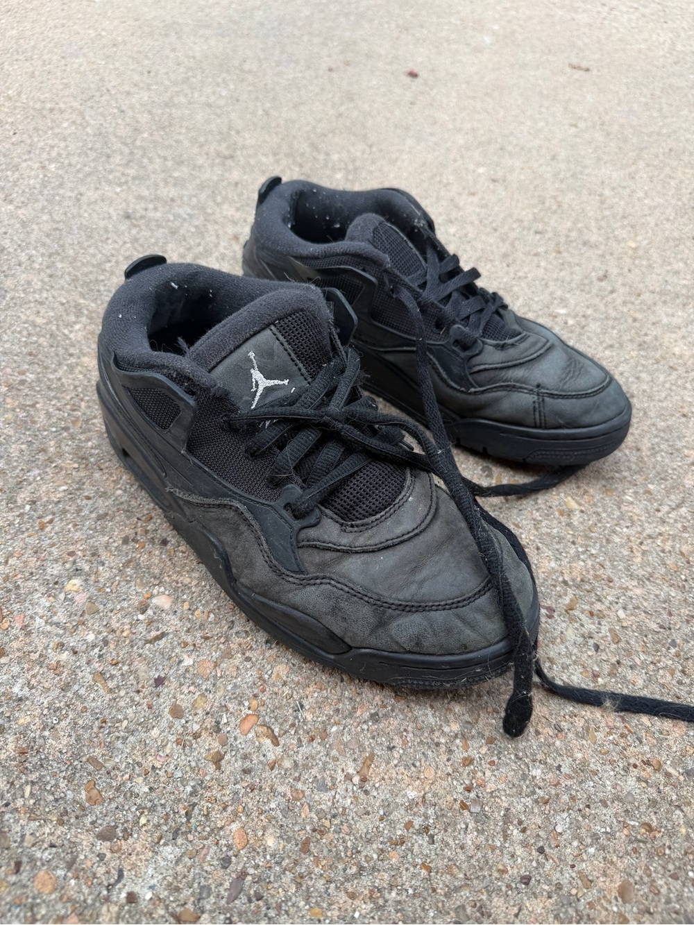 Nike Air Jordan 4 RM Black Cat size 7Y